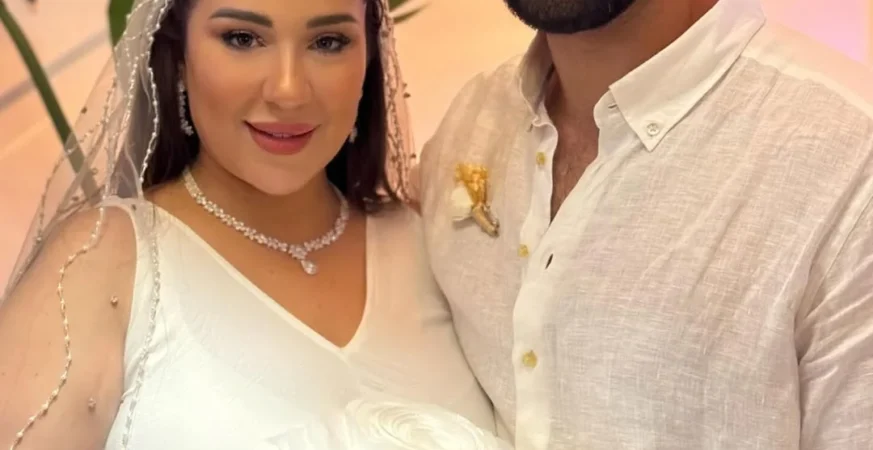 أسما شريف منير وزوجها أحمد عزمي