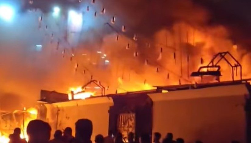 اندلاع النيران بميدان المؤسسة 