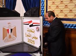 لحظة مشاركة الرئيس عبد الفتاح السيسي في انتخابات مجلس الشيوخ 2025
